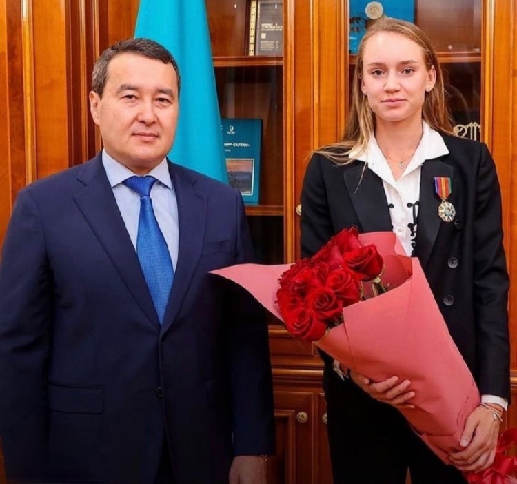 展示了双方 展示了双方